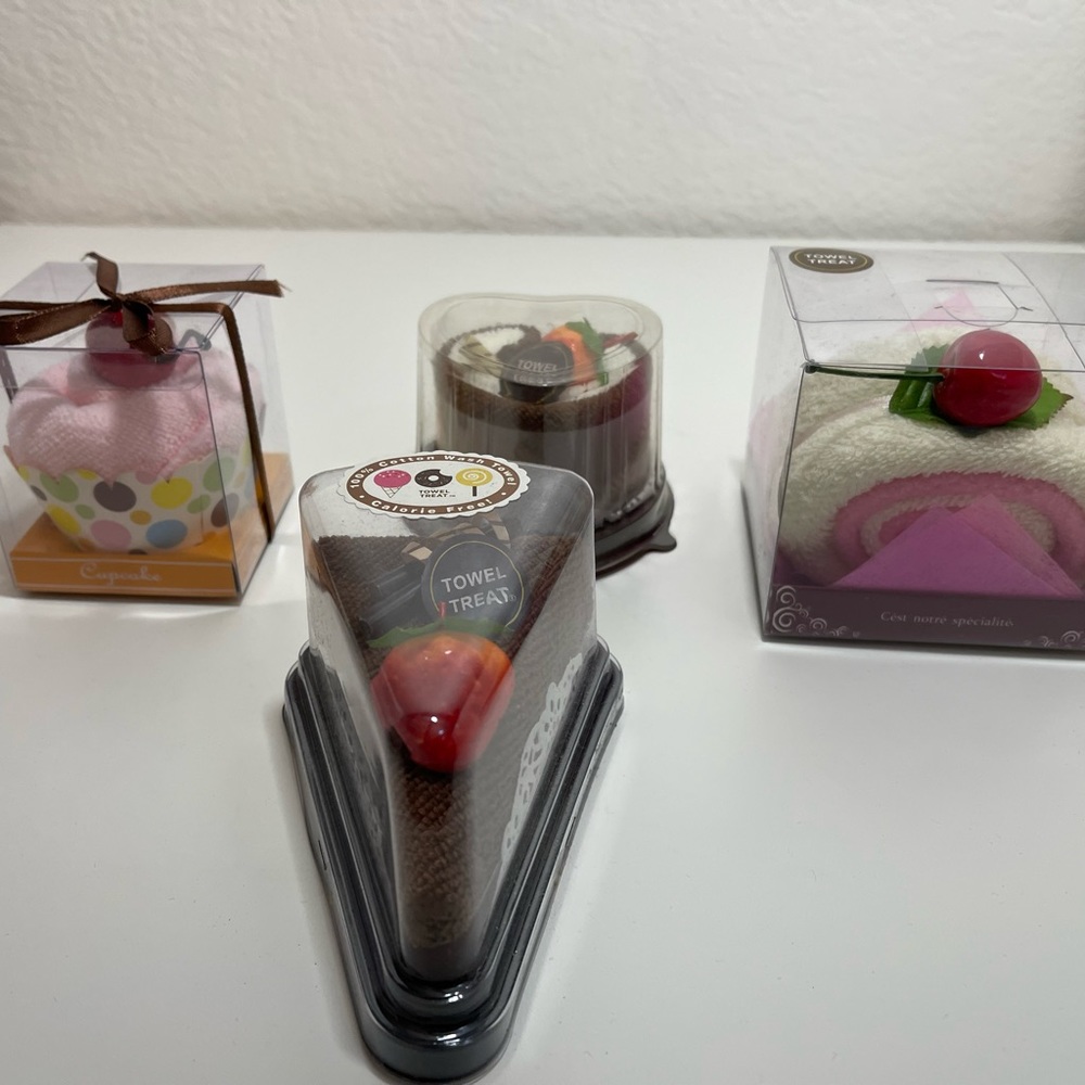 Towel Treats Calorie Free! Cupcake *Cake Slice* Swirl Slices Washcloth